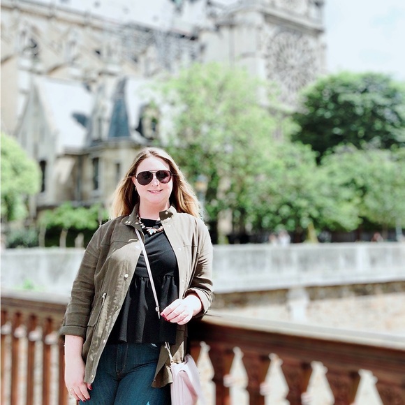 Meet your Posher, Mary Kate - Picture 2 of 5